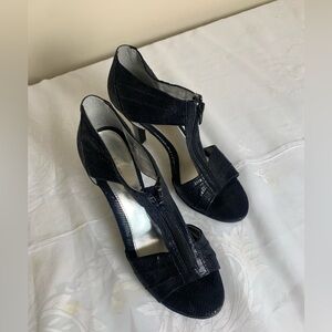Heels Shoes Sandals Black Metallic by Apostrophe. Size 8.5 M. Zipper up front